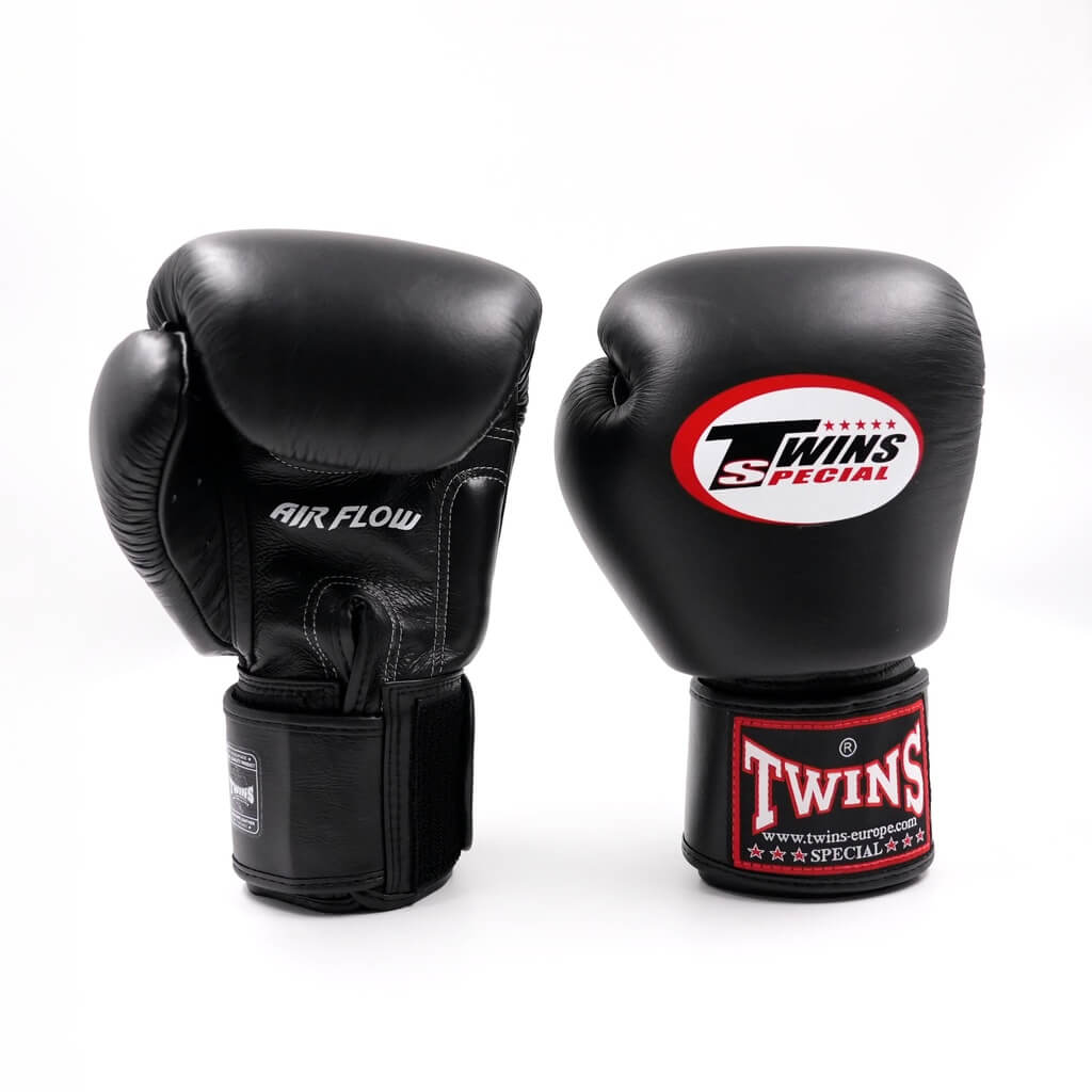 Twins Bgvl 3 Air Training Leren Bokshandschoenen Zwart Zwarte Twins bokshandschoenen van leer.