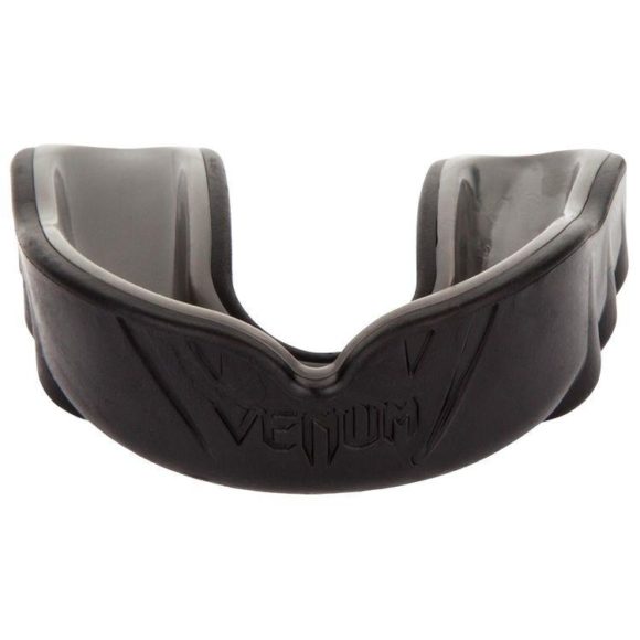 Zwarte gebitsbeschermer van Venum challenger.