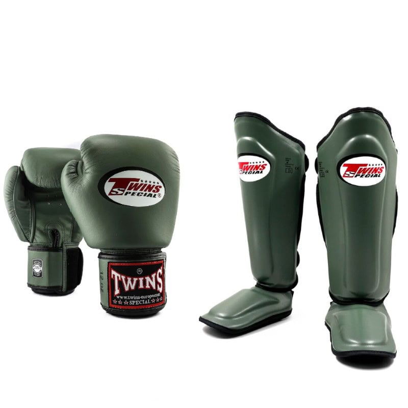 Twins Leren Kickboks Set Olijf Olijfgroene kickboksset van Twins.