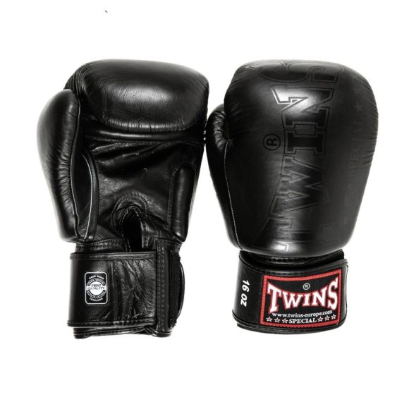 Zwarte (kick)bokshandschoenen van Twins, de bgvl 8 Core.