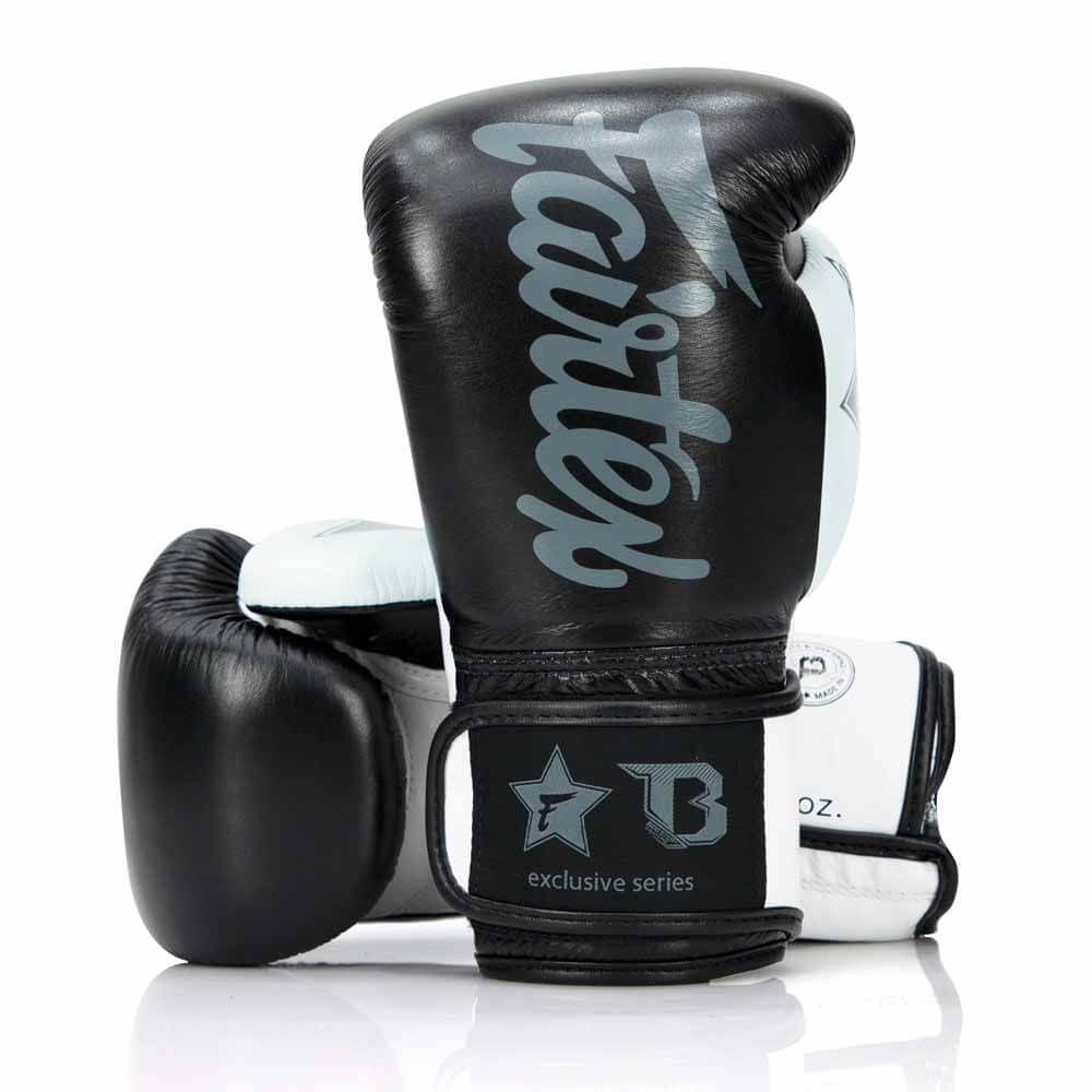 Fairtex Leren Bokshandschoenen FXB-BG Zwart-Wit Zwarte leren kickbokshandschoenen van Fairtex voor dames en heren.