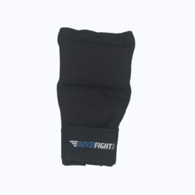 Binnenhandschoenen van buy2fight met bandages.