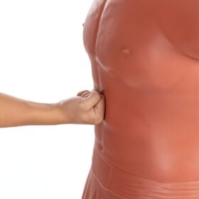 RAM Big Bob XL Bokspop - Boksdummy Vuist op de buik van de RAM dummy
