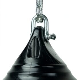 RAM Waterpro XL Deluxe Bullet Aquabag Zwart 75x35 cm Close-up van de stalen D-sluiting verbinding van de RAM Aquabag