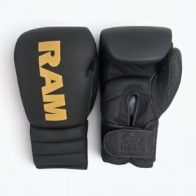 Set van twee RAM Legendary bokshandschoenen in mat zwart met goud
