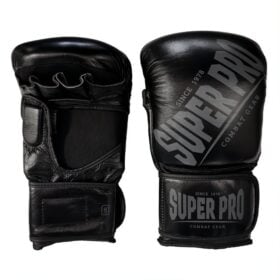 Vooraanzicht van een set mma handschoenen van Super Pro striker in het leer.